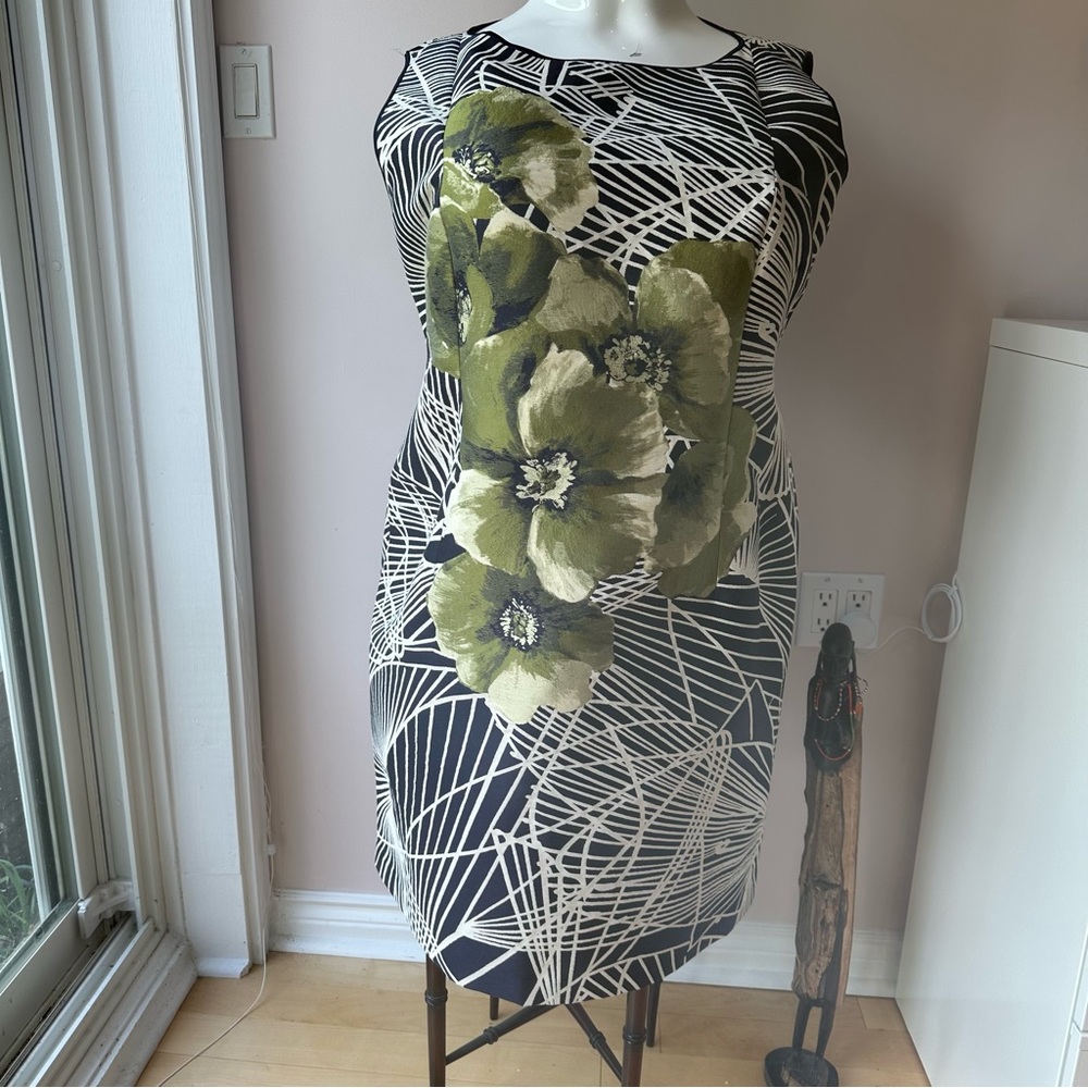 Lafayette 148 Summer chic abstract dress SIZE 20 Corporate or special occasion.
